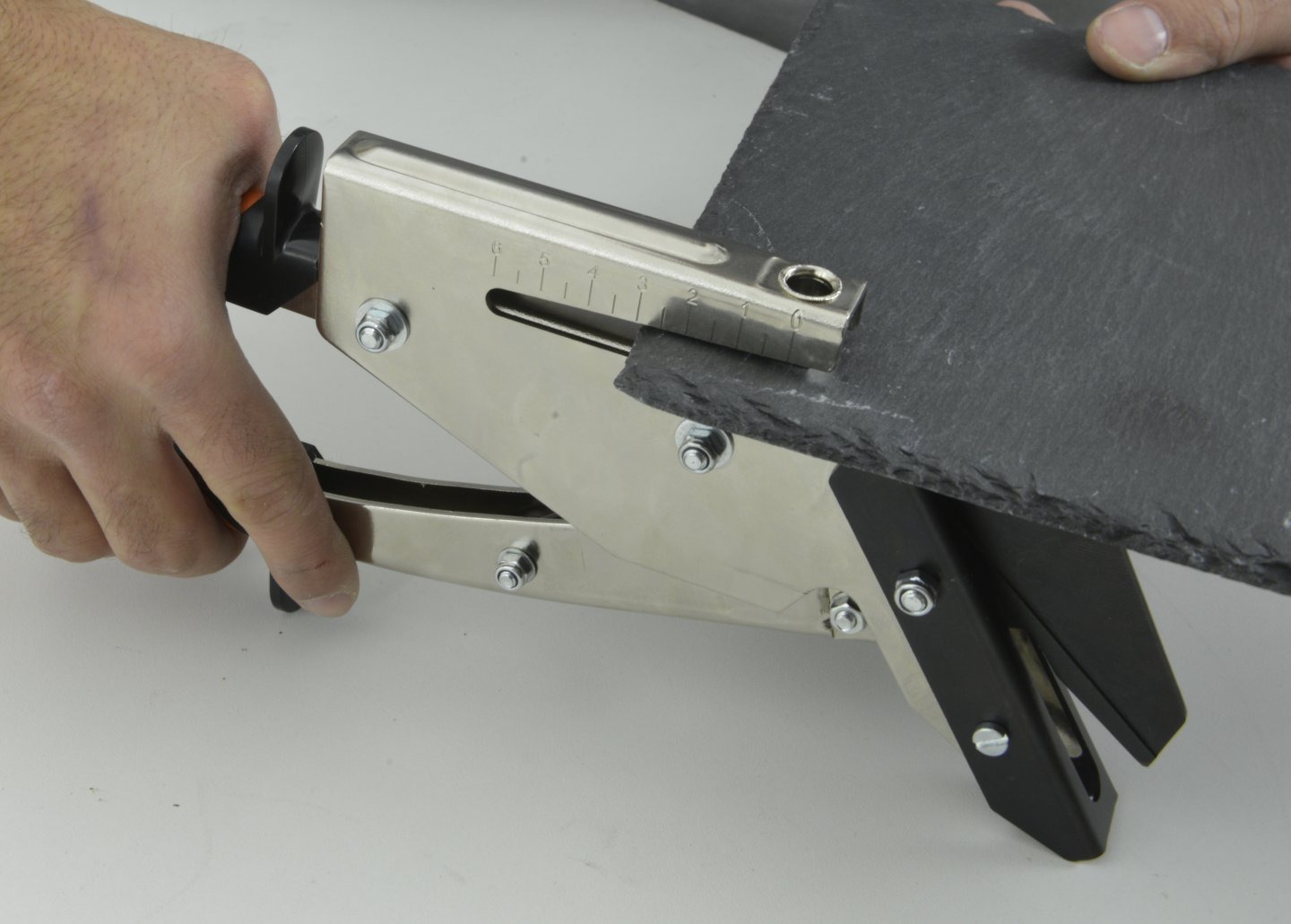 Pince à découper et poinçonner l'ardoise - MOB OUTILLAGE - 5166001001