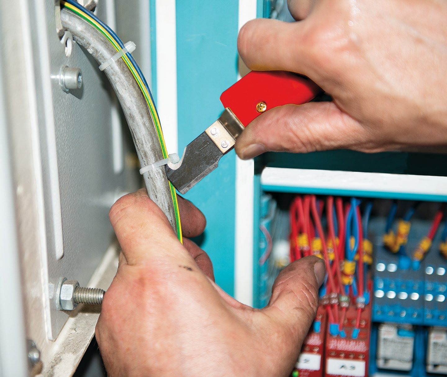 Dégaineur capacité coupe Ø 8 à 28mm - MOB OUTILLAGE - 9334001001