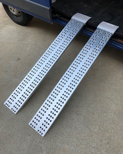 PAIRE DE RAMPES DE CHARGEMENT METALMEC 030X215X1990 DROITE SANS BORDS - MM012S02020