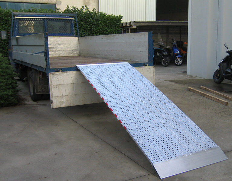 PAIRE DE RAMPES DE CHARGEMENT METALMEC 040X615X4000 SANS BORDS - MM045SL6040