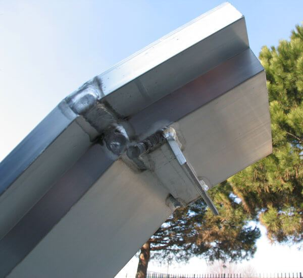 PAIRE DE RAMPES DE CHARGEMENT METALMEC 50X246X1500 AVEC BORDS - MM050B02515