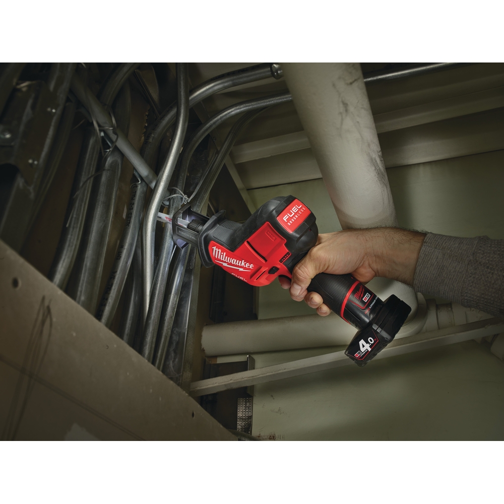 Scie sabre compacte FUEL 12V 2Ah M12 CHZ-202X MILWAUKEE - 4933500573