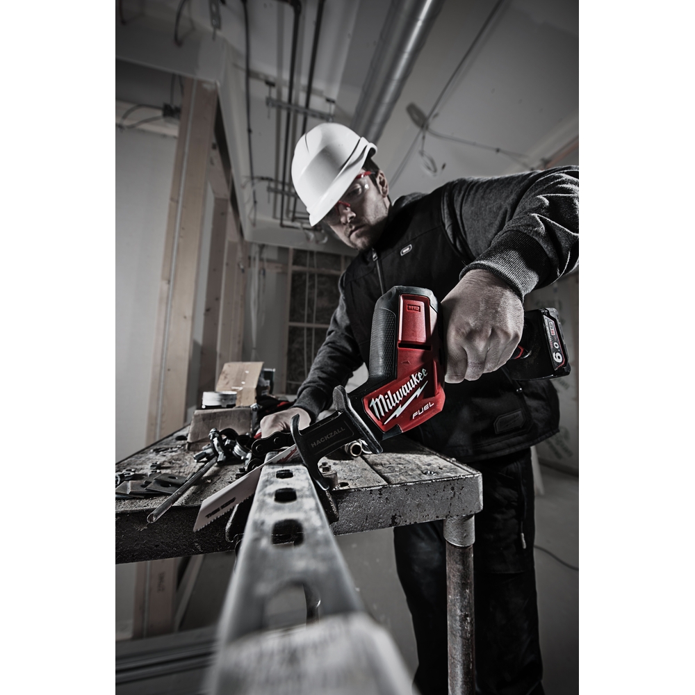 Scie sabre compacte FUEL 12V 4Ah M12 CHZ-402C MILWAUKEE - 4933500571