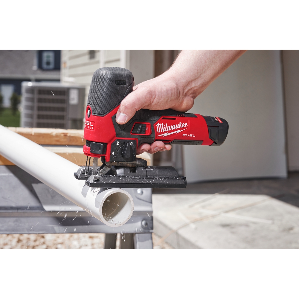 Scie sauteuse FUEL poignée pommeau 12V 4 & 2Ah M12 FJS-422X​ MILWAUKEE - 4933500575
