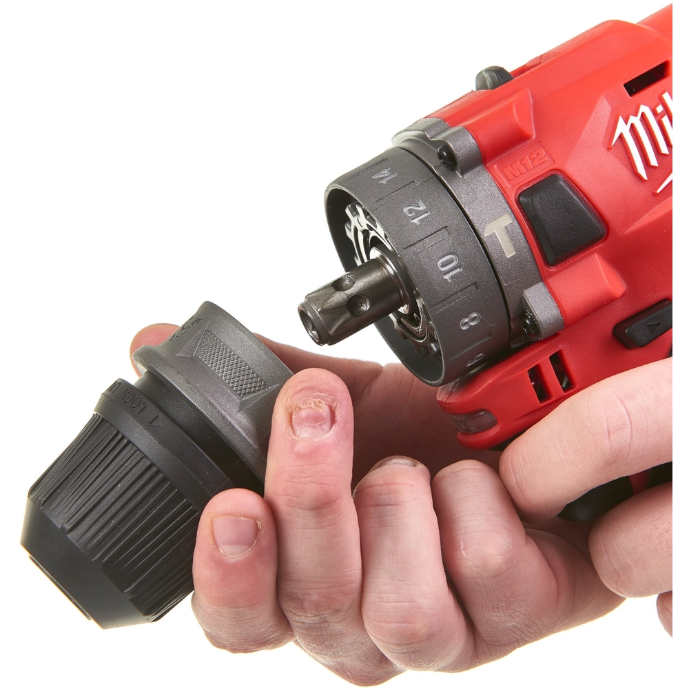 Perceuse à percussion 6 en 1 M12 FUEL MILWAUKEE avec mandrins amovibles 4933464138
