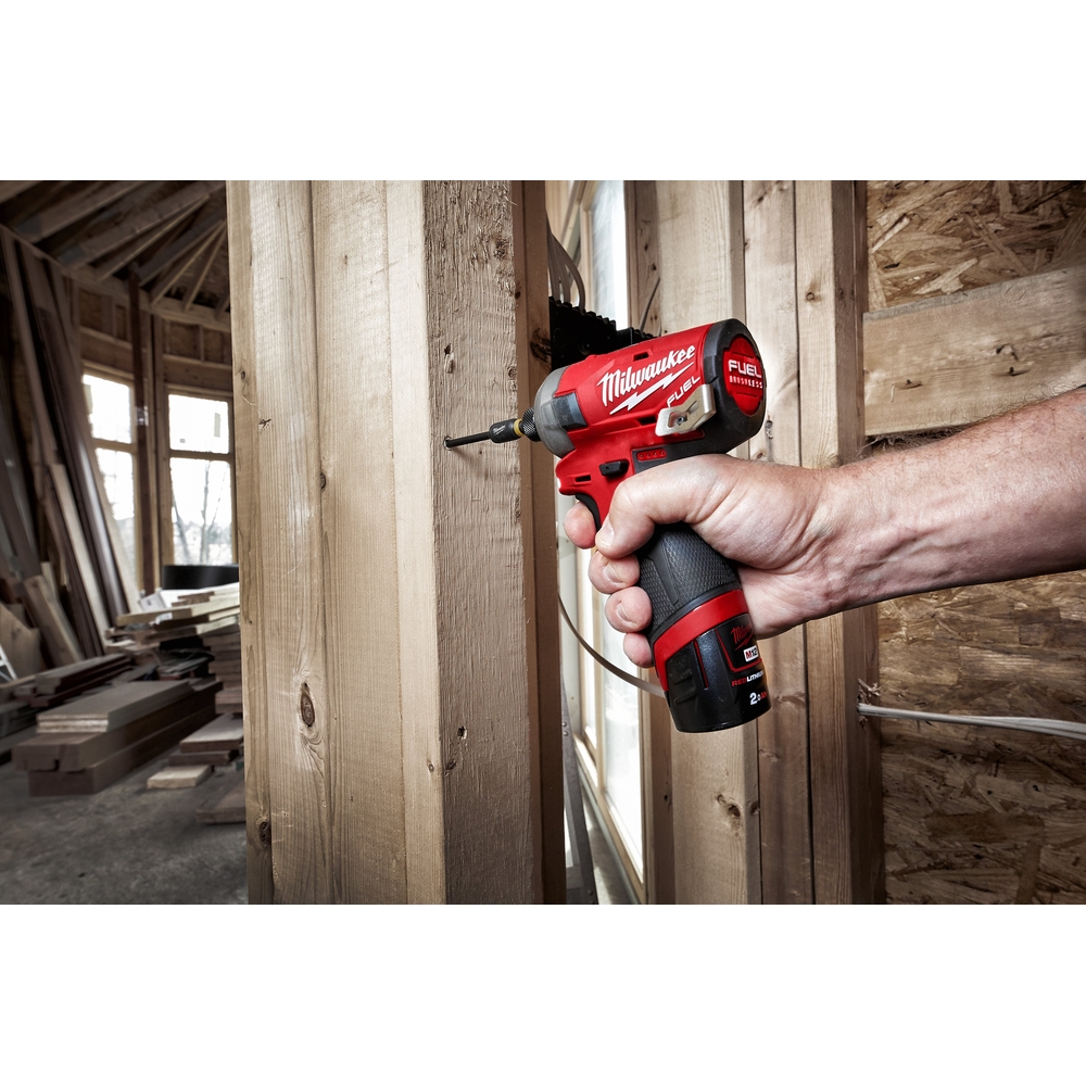 M12 FID-0 - Visseuse à Chocs compacte Silencieuse SURGE Hex 1/4 FUEL, 12V, 50Nm, 76dbA MILWAUKEE - 4933464972