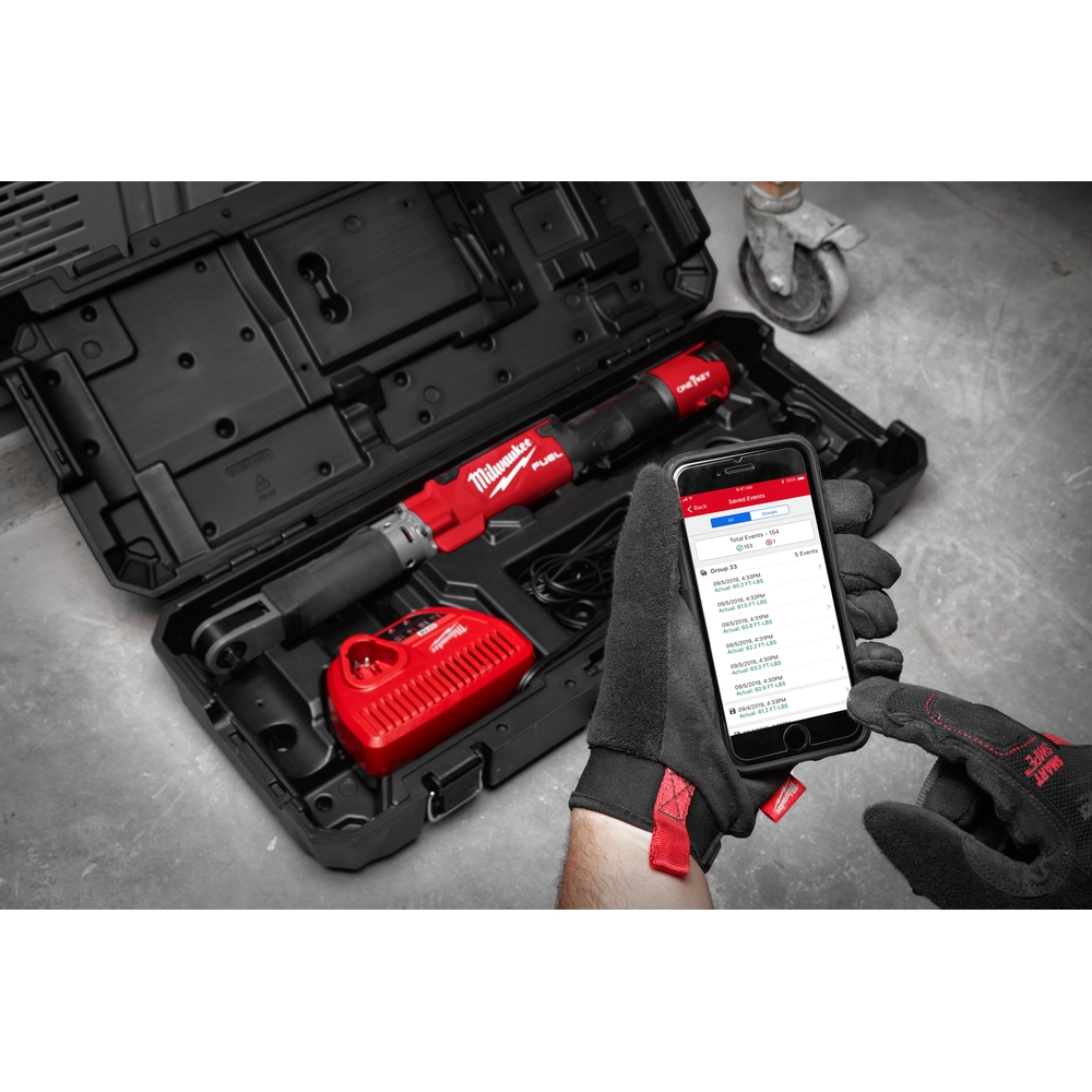 Clef à cliquet FUEL 12V, ecran digital, 203Nm, 2,0 Ah, chargeur M12-18 FC, sac MILWAUKEE - 4933464970
