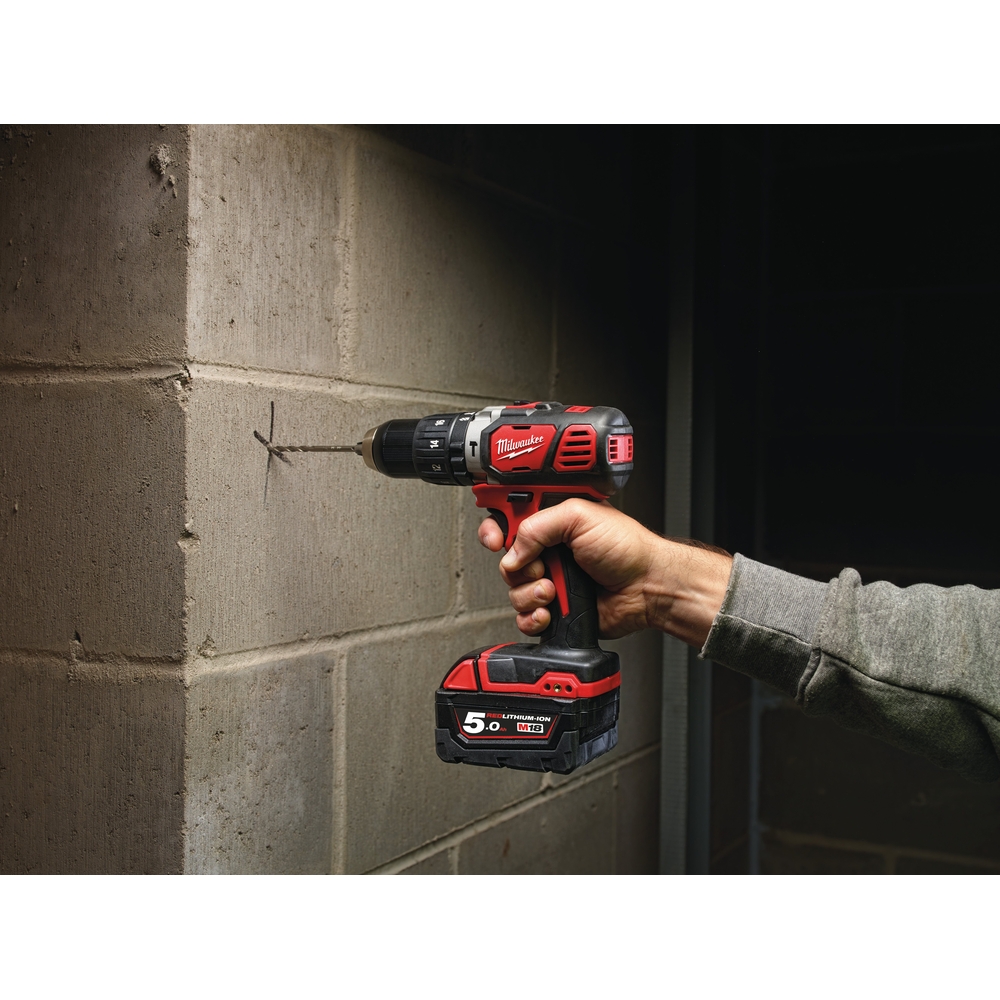 Perceuse à percussion MILWAUKEE sans fil 18 V 2 batteries M18BPD402C - 4933443520