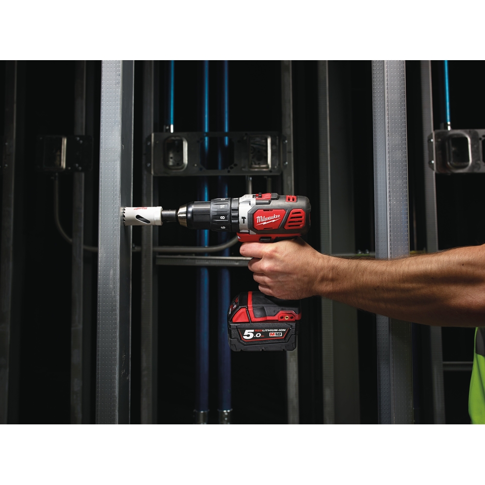 Perceuse à percussion MILWAUKEE sans fil 18 V 2 batteries M18BPD402C - 4933443520