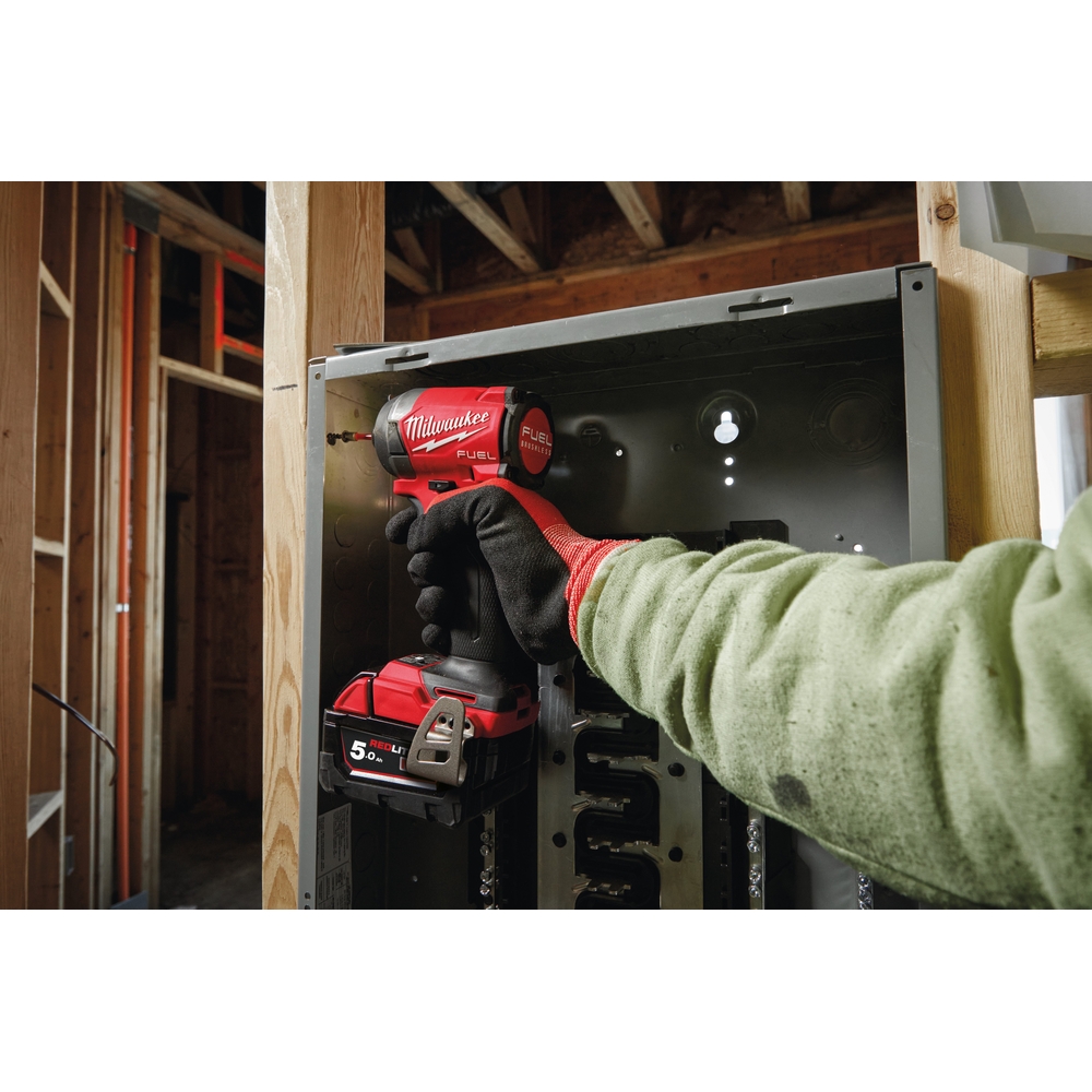 VISSEUSE À CHOCS HEX ¼ COMPACTE MILWAUKEE 226 NM M18 FID3-0X SANS BATTERIE - 4933479864