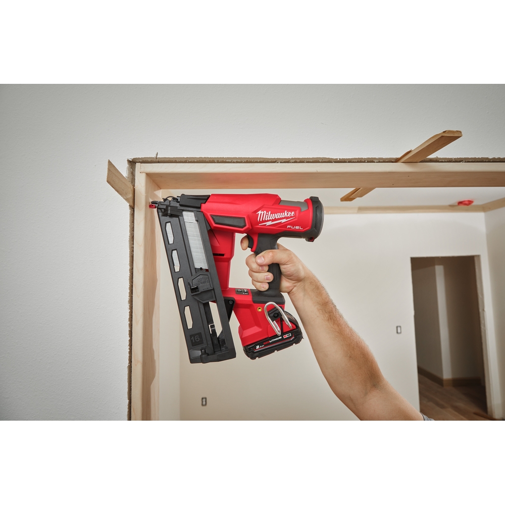 Cloueur de finition MILWAUKEE M18 FN16GA-0X FUEL, 18V, 16 Gauge, sans batterie - 4933478094