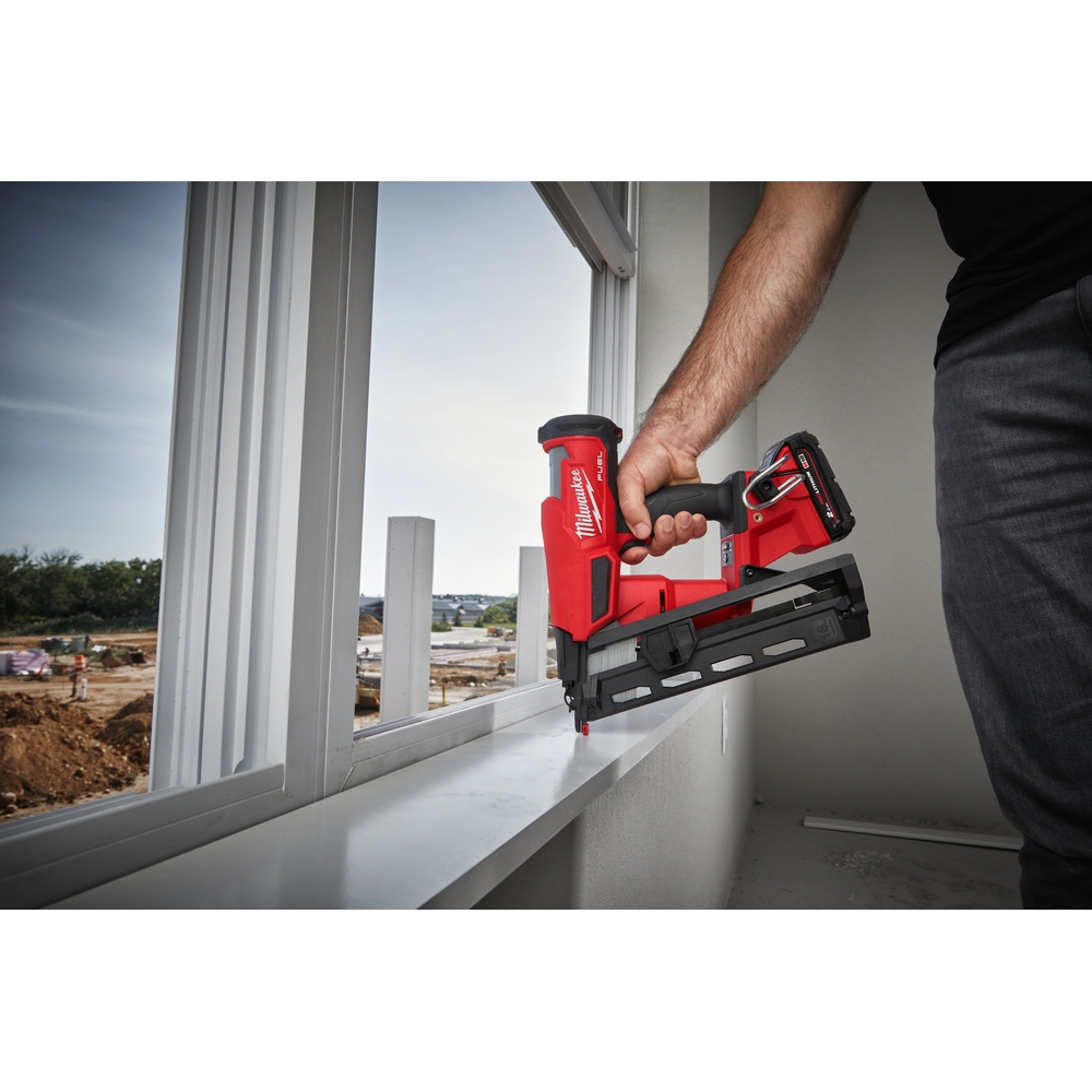 Cloueur de finition MILWAUKEE M18 FN16GA-0X FUEL, 18V, 16 Gauge, sans batterie - 4933478094