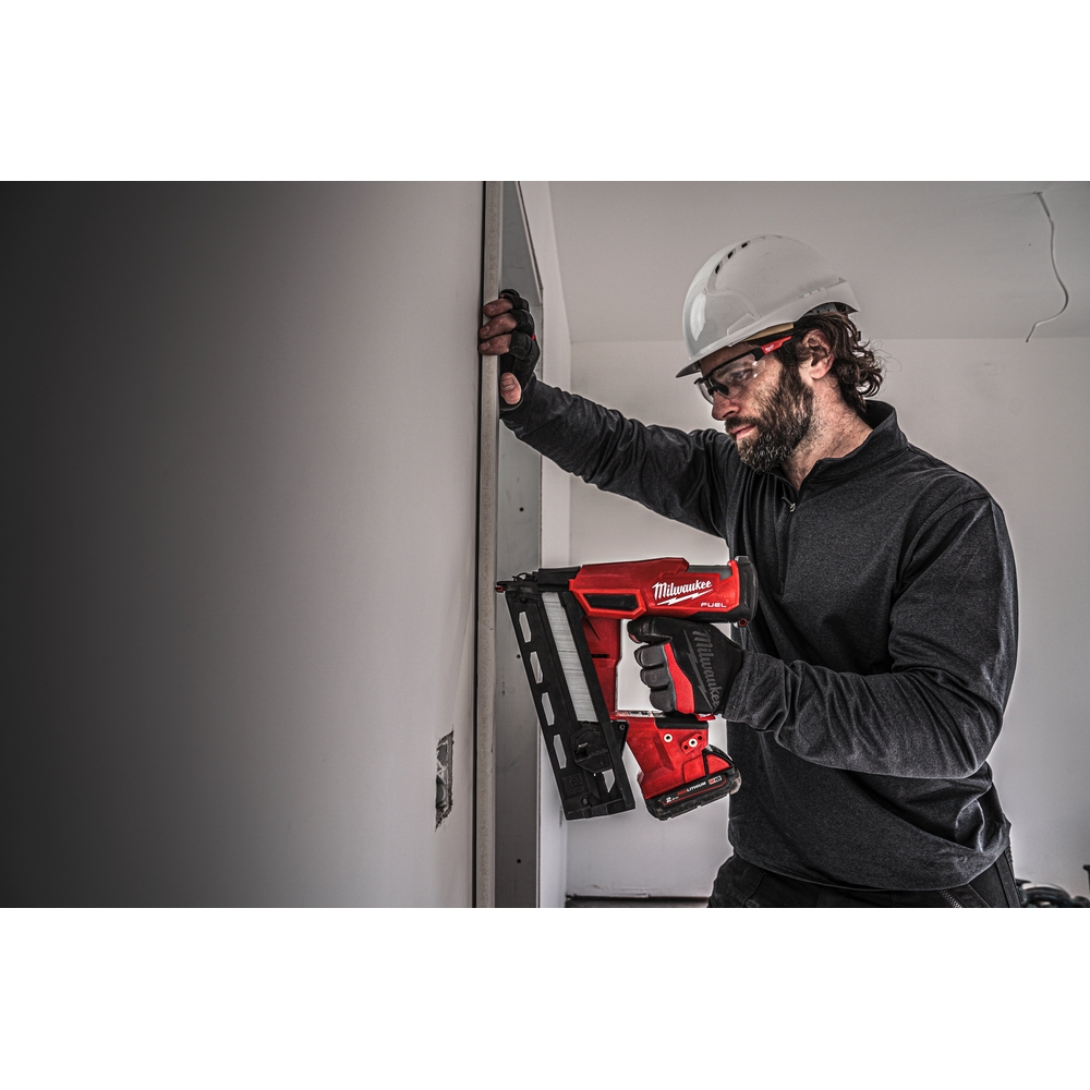 Cloueur de finition MILWAUKEE M18 FN16GA-0X FUEL, 18V, 16 Gauge, sans batterie - 4933478094
