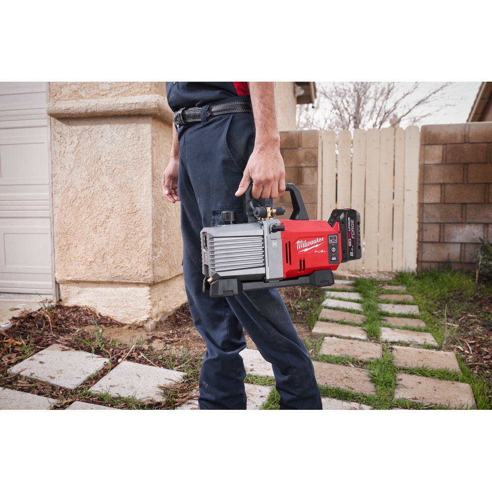 POMPE À VIDE 18 VOLTS M18 FUEL FVP5-0 - MILWAUKEE - 4933492853