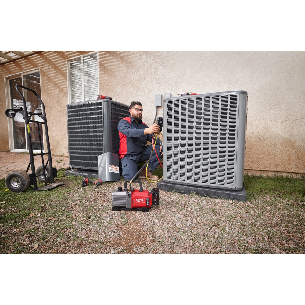 POMPE À VIDE 18 VOLTS M18 FUEL FVP5-0 - MILWAUKEE - 4933492853