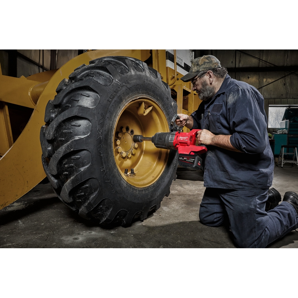 Boulonneuse à Choc MILWAUKEE M18 ONEFHIWF1D-0C FUEL Carré 1'' avec poignée en D et nez long, 18V, Bluetooth, 2576 / 2711Nm - 4933471755