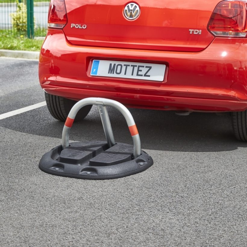Barrière de parking en caoutchouc recyclé - MOTTEZ - B296C