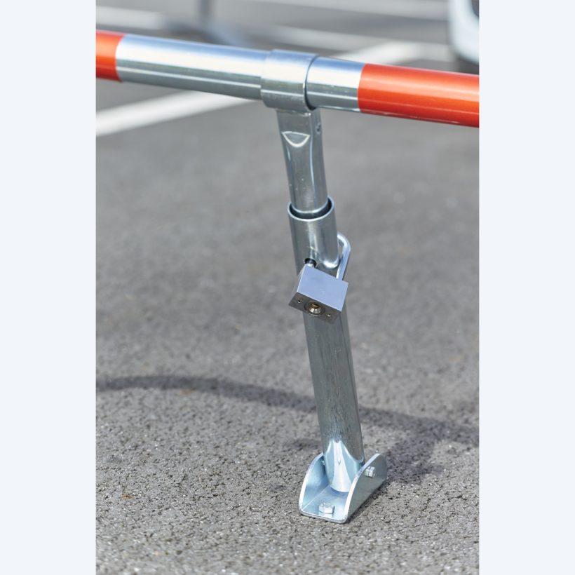 Barrière rabattable éco avec 2 bandes rouges de repérage - MOTTEZ - B310P