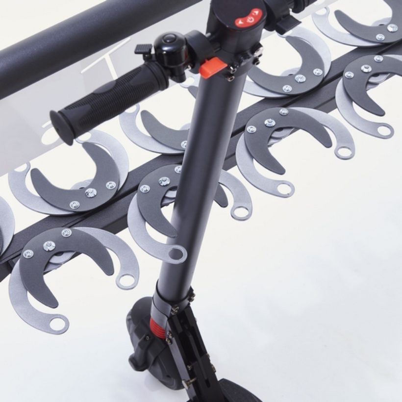  Range 6 trottinettes côte à côte à sceller  - MOTTEZ - M507V6