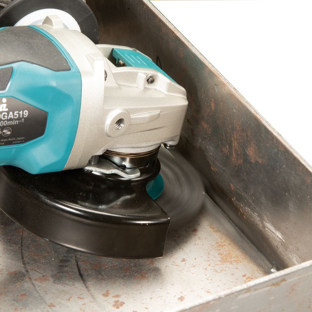 BROSSE CONIQUE X-LOCK 115MM FILS ACIER ONDULÉS - MAKITA - D-73427