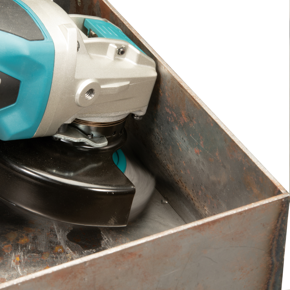 BROSSE BOISSEAU X-LOCK 100MM FILS ACIER ONDULÉS - MAKITA - D-73449