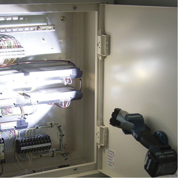 LAMPE 12 V CXT LI-ION PRODUIT SEUL - MAKITA - DEAML105