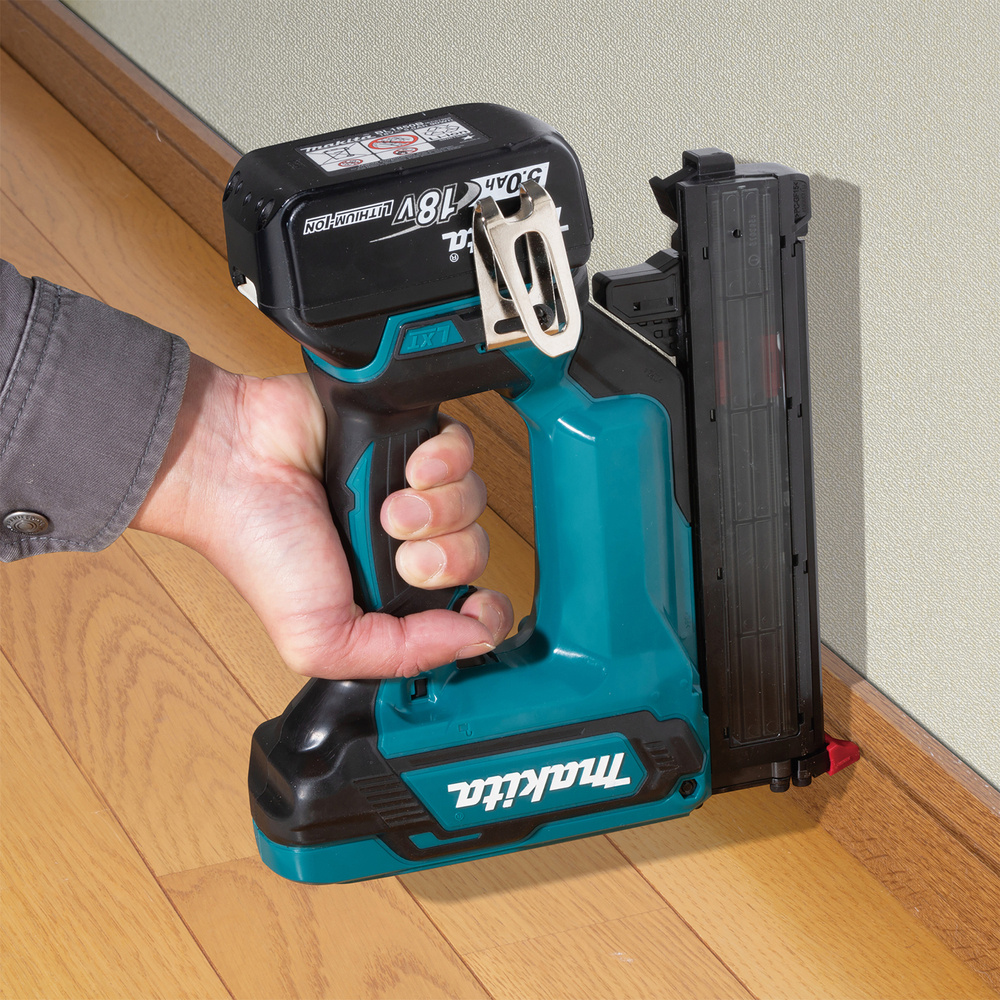 Cloueur LXT 18 V Li-Ion - 5 Ah - MAKITA - DFN350RTJ