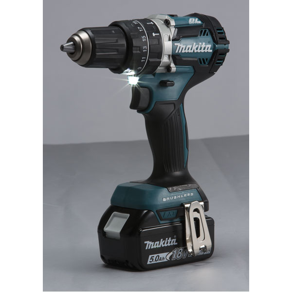 Perceuse à percussion MAKITA sans fil 18 V 2 batteries 5 Ah 13 mm chargeur et un coffret MAK PAC - DHP484RTJ