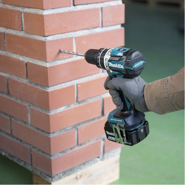 Perceuse visseuse à percussion 18 V Li-ion Ø 13 mm MAKITA - Sans batterie, ni chargeur - DHP484Z