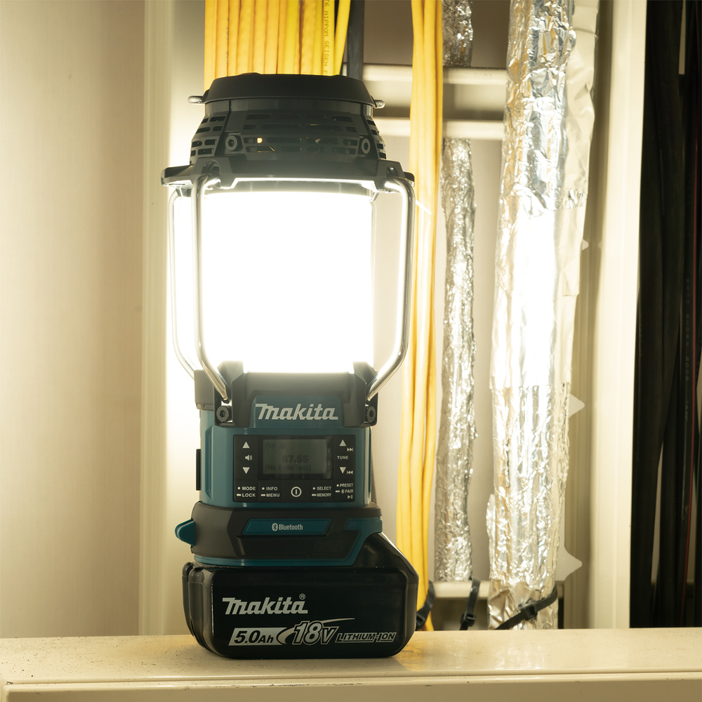 RADIO AVEC LANTERNE LED 14,4/18V USB BLUETOOTH+DAB - MAKITA - DMR056