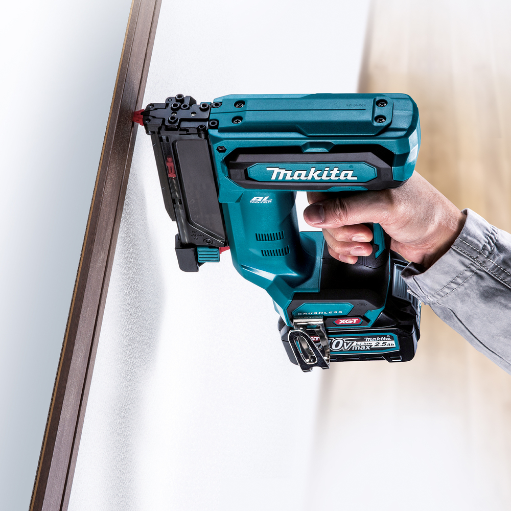 CLOUEUR FINETTE 23GA 40VMAX LI-ION MACHINE SEULE - MAKITA - PT001GZ