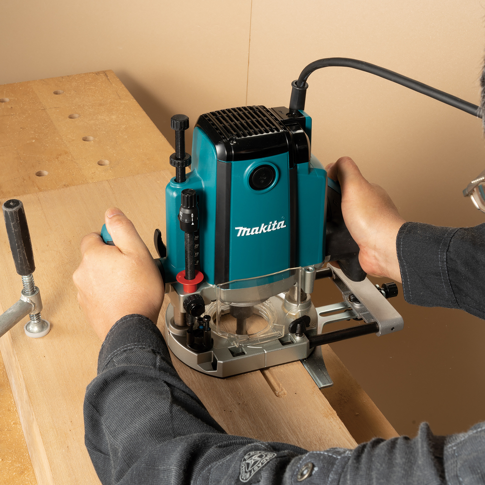 Défonceuse 1 650 W - 12 mm - MAKITA - RP1803FX07