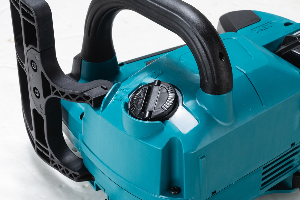 Tronçonneuse d'élagage XGT 40V Li-Ion 4Ah - 25 cm - MAKITA - UC002GM103