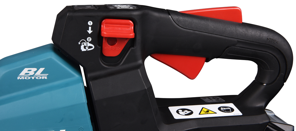 TAILLE-HAIE MAKITA M 60CM 40VMAX AVEC BATTERIE 4 AH UH006GM101