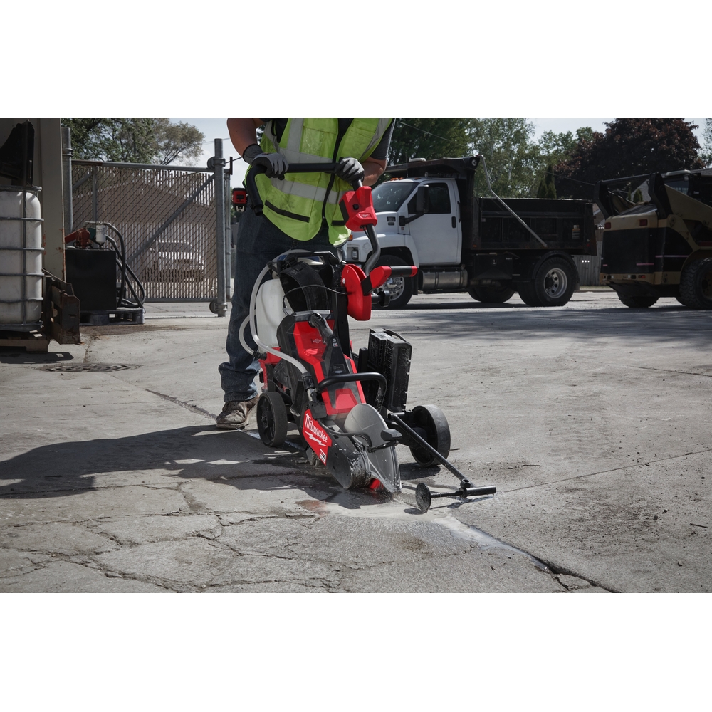 Découpeuse 350 mm 8Ah avec frein et anti-kickback chargeur rapide MXF COS350G2FC-802 MILWAUKEE - 4933499772