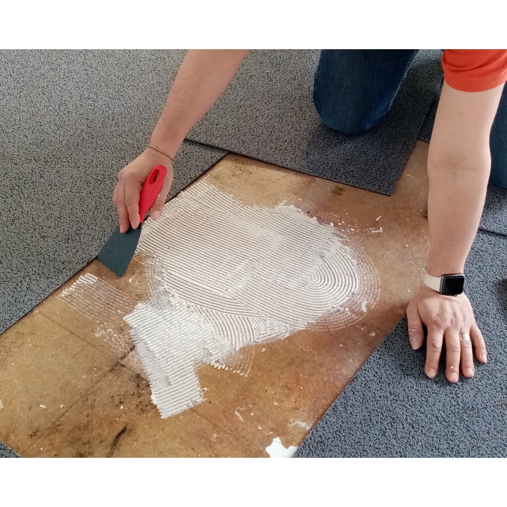 Spatule à colle polyamide 7 cm à dents fines triangulaires - NESPOLI - 189900