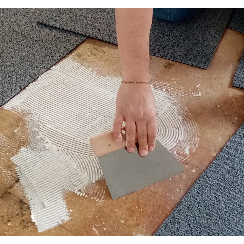 Couteau à colle moquettes et parquets 18 cm - NESPOLI - 4780 18