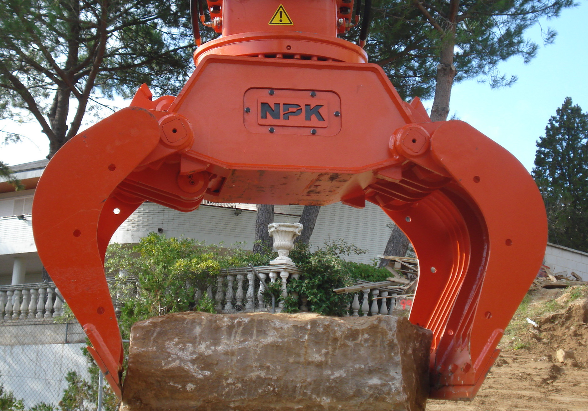 Pince à démolir et trier NPK pour mini-pelles de 0,75 à 1 tonnes - DG1