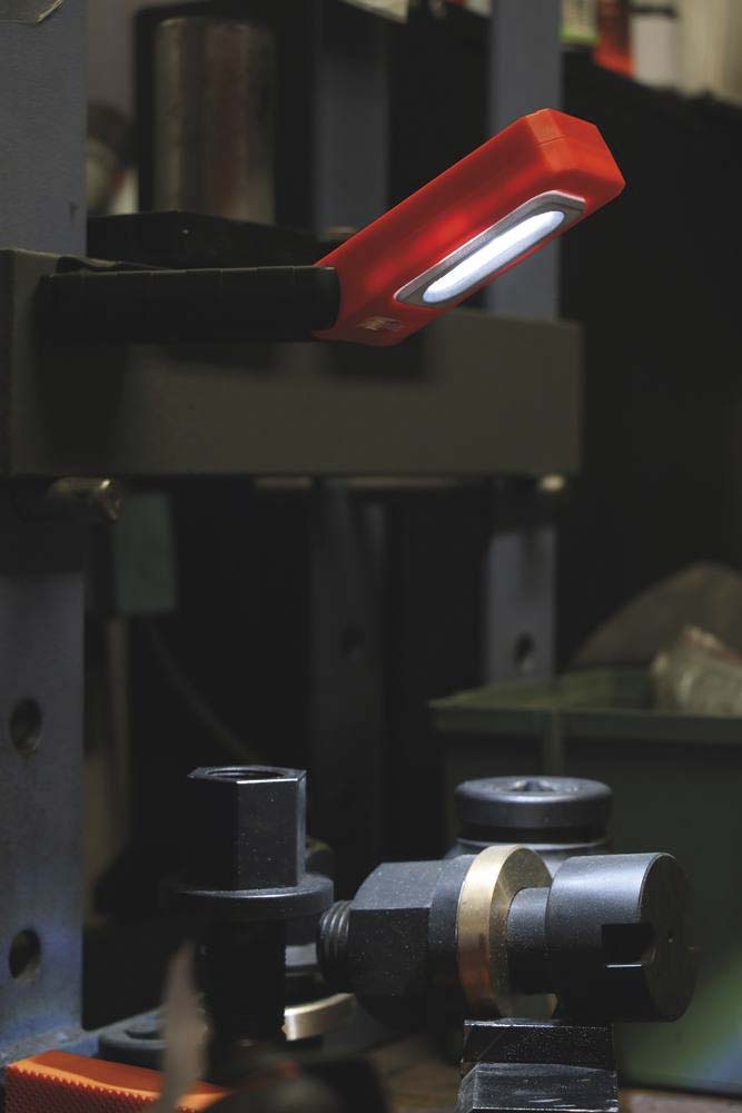 Lampe de poche 5 leds smd rechargeable + magnetique DRAKKAR EQUIPEMENT - 02384