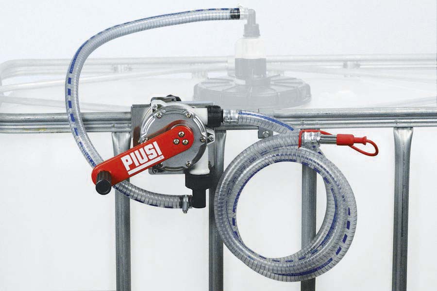 Pompe rotative AdBlue avec tuyau de refoulement 38 l/min + kit fixation pour IBC PIUSI - 08522