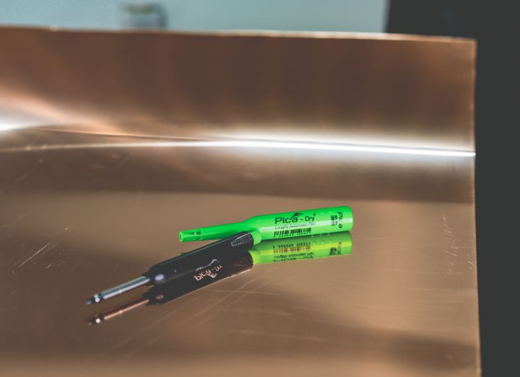 Etui de 8 mines pica dry assorties PICA - 4020