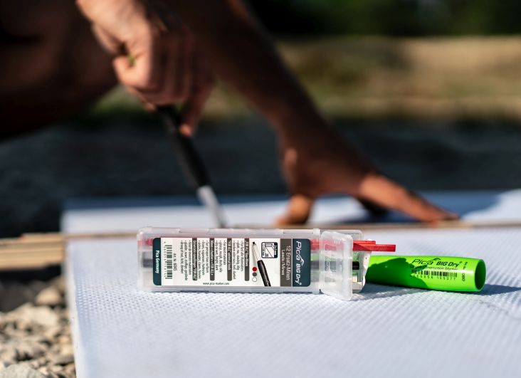 Etui de 12 mines assorties picabig dry mines rouges/graphites/blanches PICA - 6045