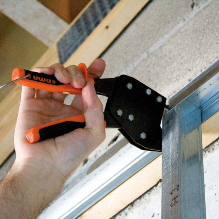 Pince à sertir les rails et montants à une main - EDMA - 062055