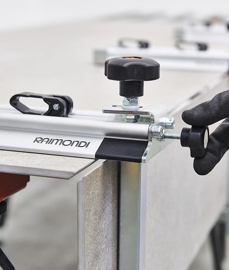 Kit d'encollage 2 pièces Tip-Top pour nez de marche et plans de travail - 90° - RAIMONDI - 13117