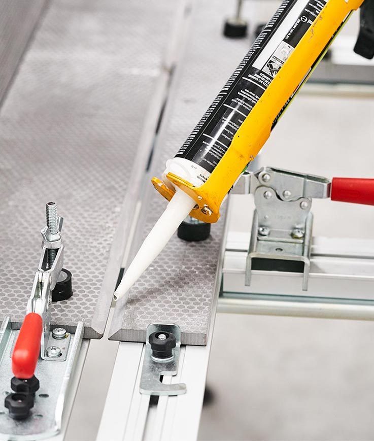 Kit d'encollage 90° pour BM 180 - nez de marche collé - tables et plans piscine - RAIMONDI - 13118