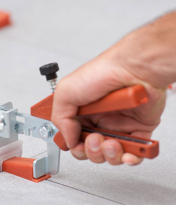 Pince RLS 15150 pour Pose Optimisée de Coins au Sol - RAIMONDI - 15150