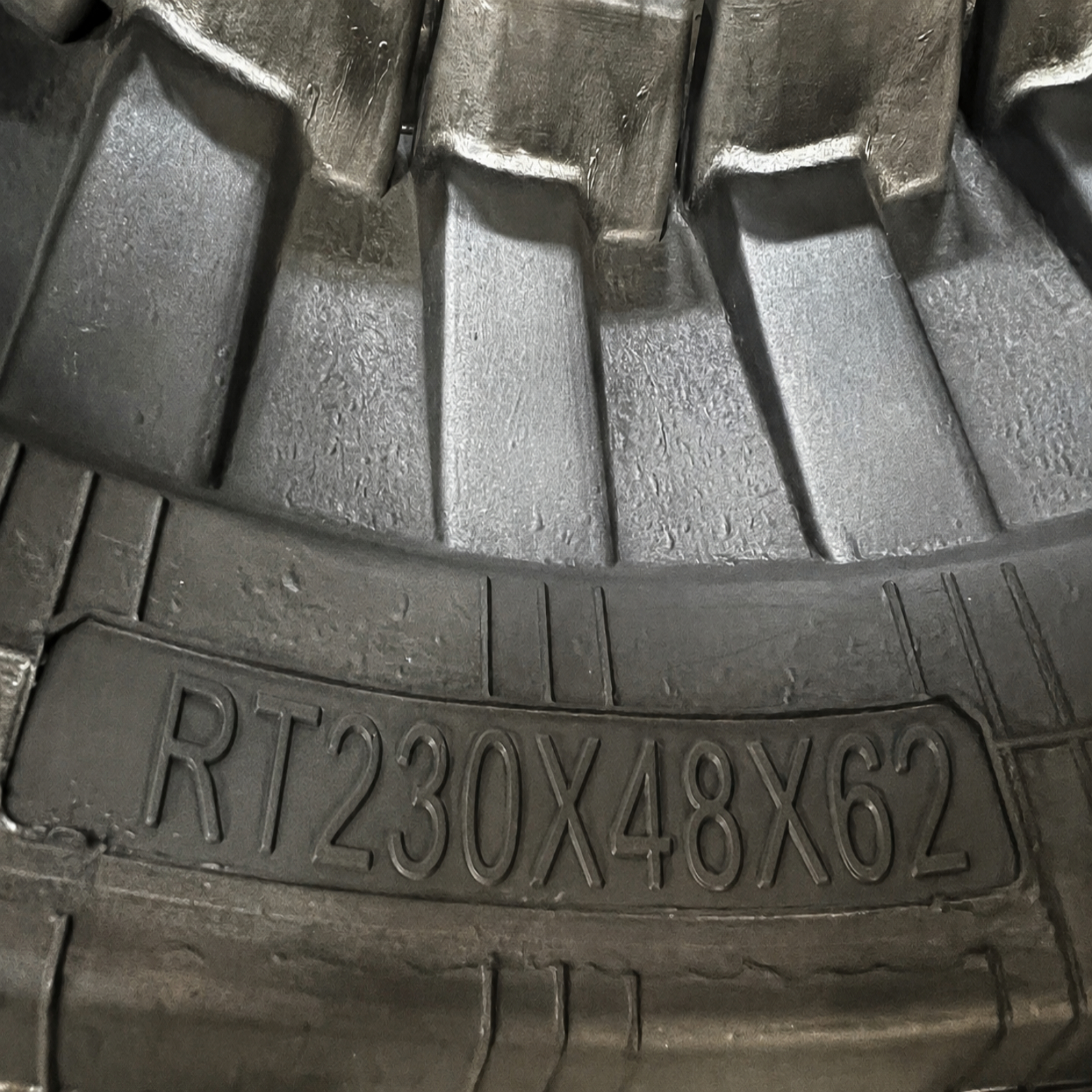 CHENILLE CAOUTCHOUC 230x48x62 pour Komatsu PC16R 3 - BART HD - RT230X48X62