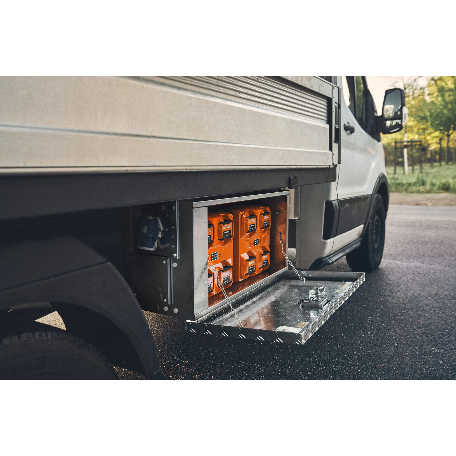 Coffre de charge CB 1 jusqu'à 8 batteries AP - STIHL - EA080180200