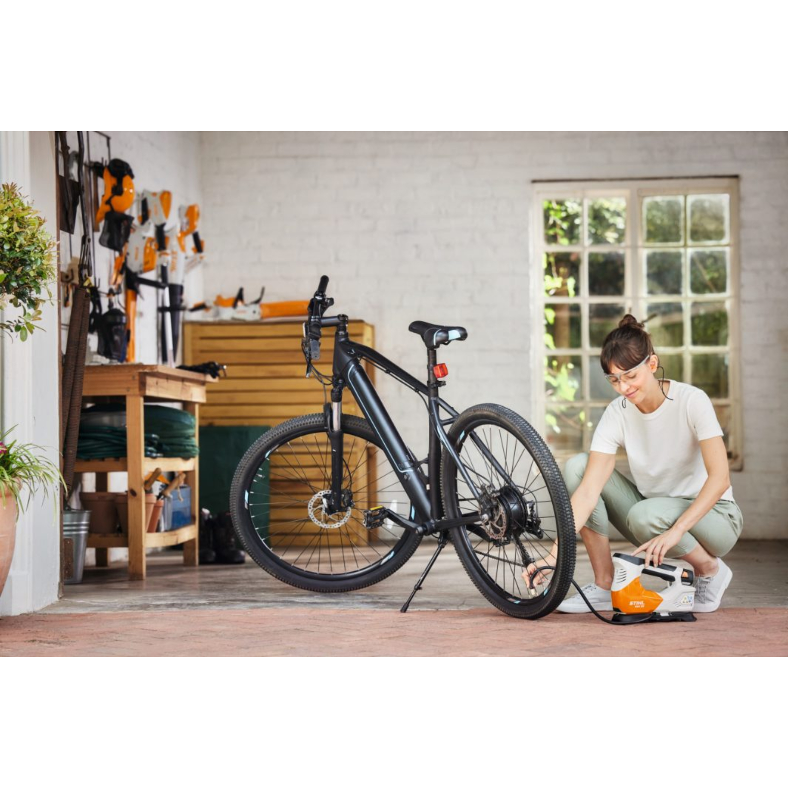 Compresseur à batterie KOA 20 avec batterie AS 2 et chargeur AL 1 - STIHL - SA060118210