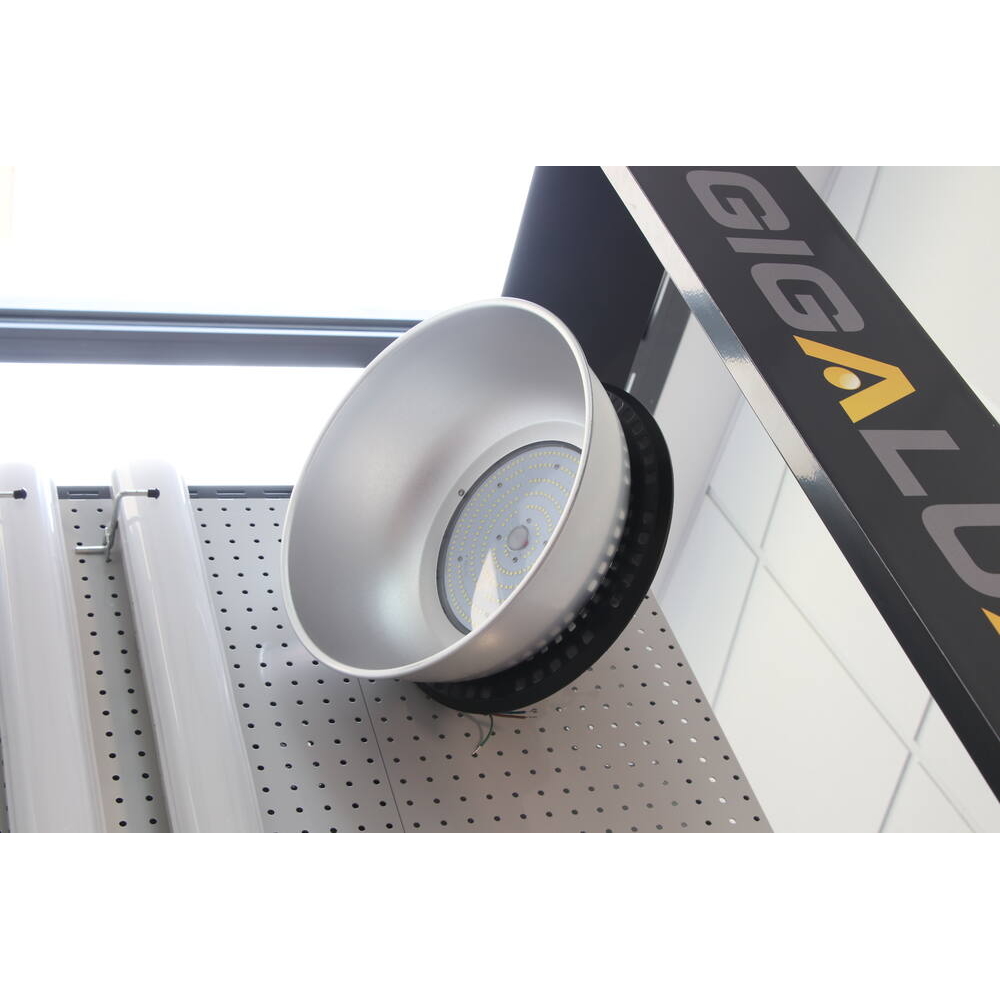Lampe gamelle LED 230V 150W 21000 lumens 6500K avec abat jour GIGALUX - 02007